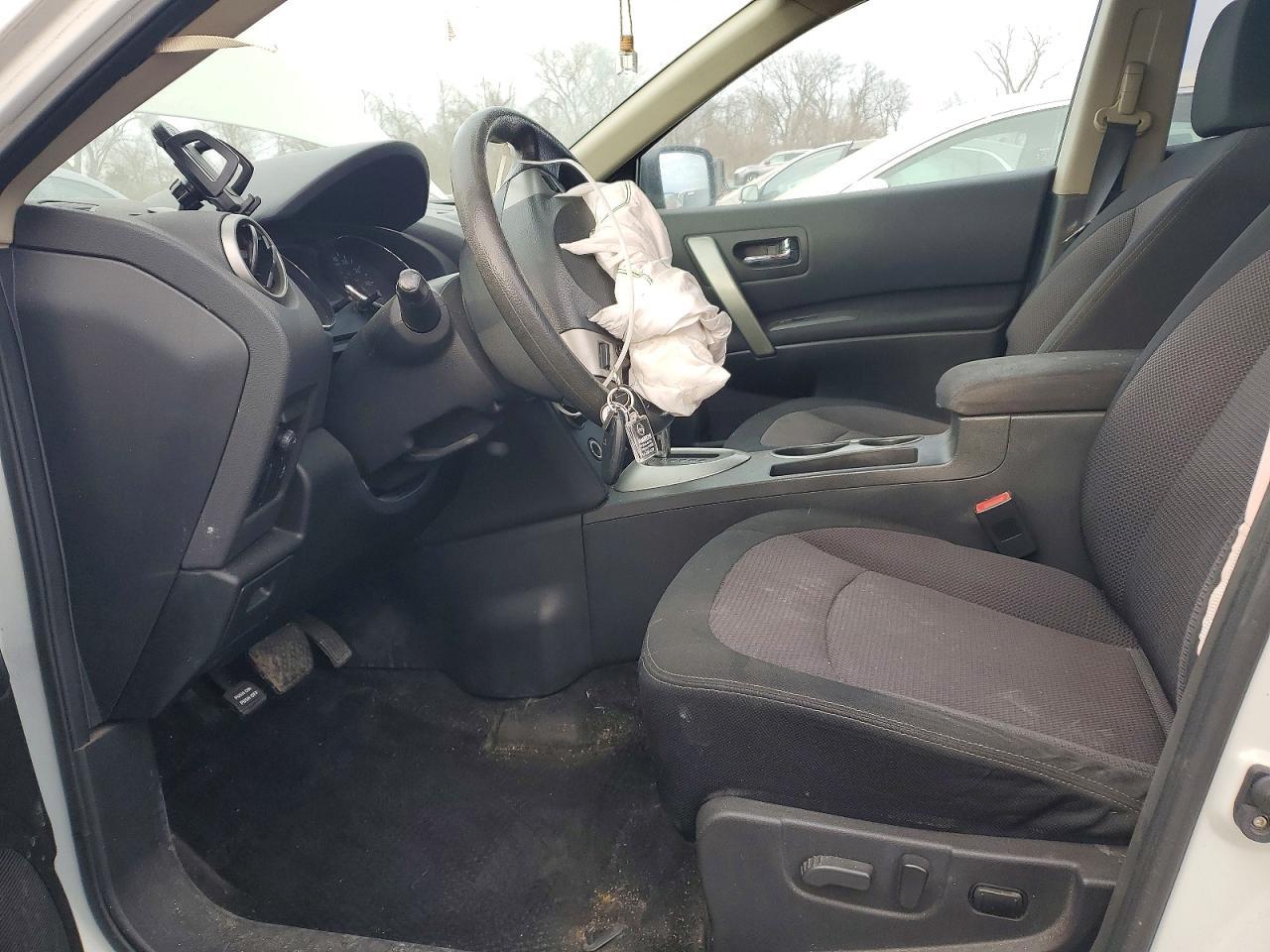 2011 Nissan Rogue s