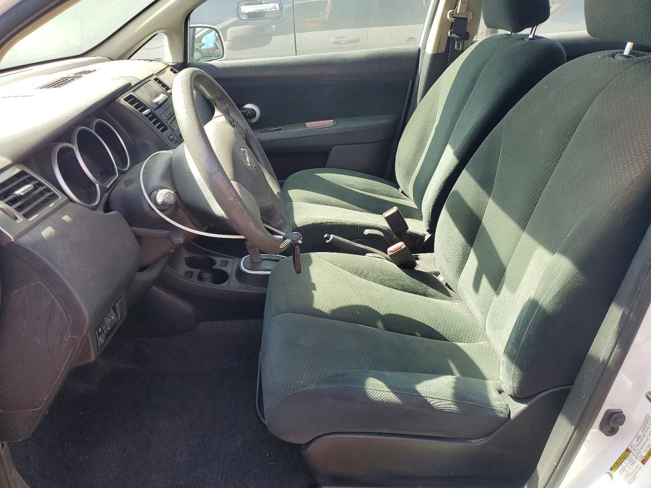 2011 Niss Versa 1.8 s