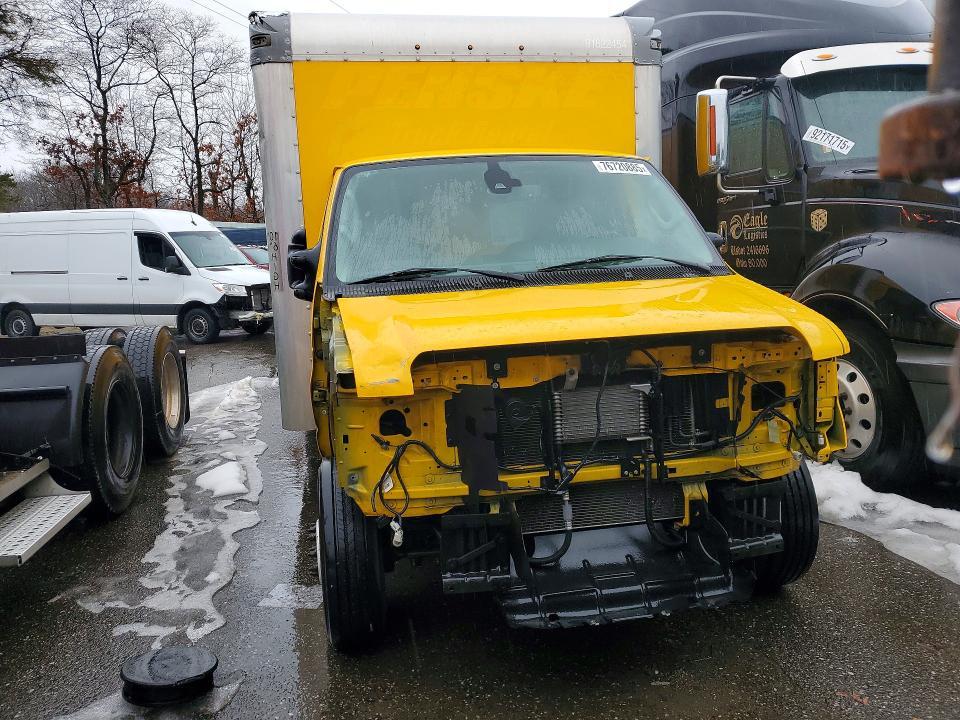 2022 Ford E350 box Truck