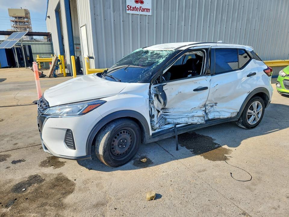 2021 Nissan Kicks s