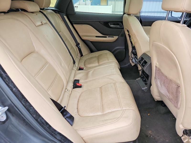 2017 Jaguar F-pace Prestige