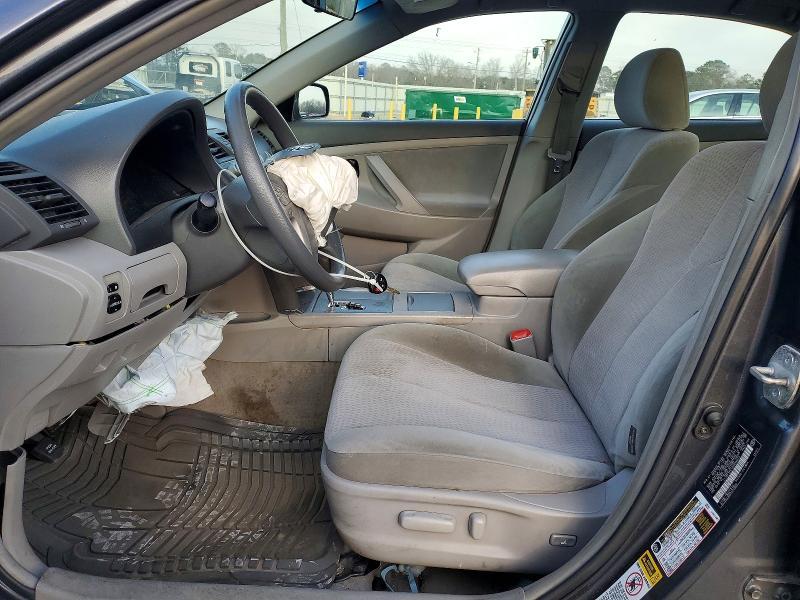 2010 Toyota Camry le
