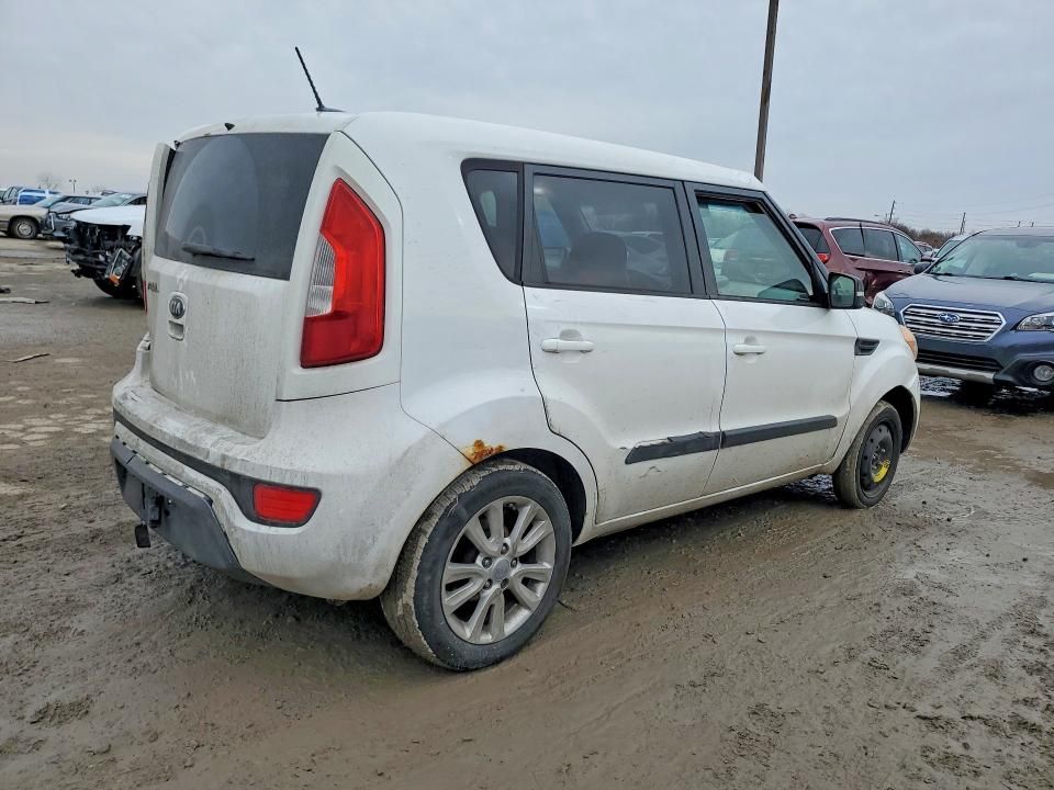 2013 KIA Soul +
