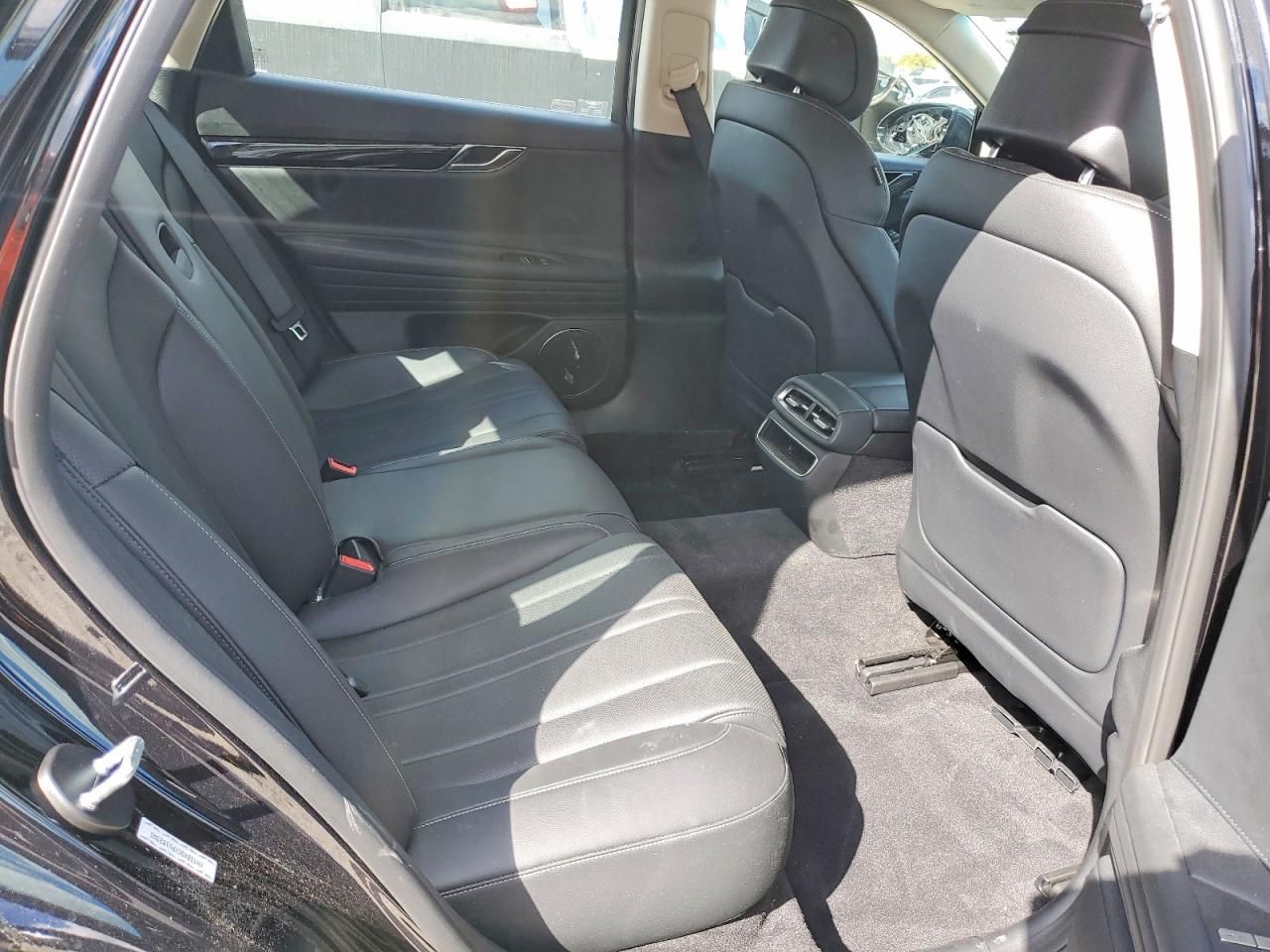 2023 Genesis G80 Base