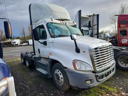 Salvage Trucks for sale at auction: 2017 Freightliner Cascadia 125