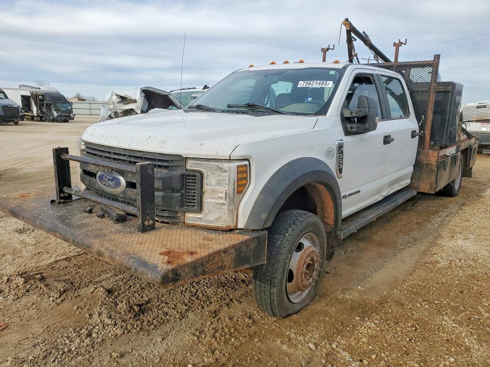 2019 Ford F550 Super Duty Flatbed Truck