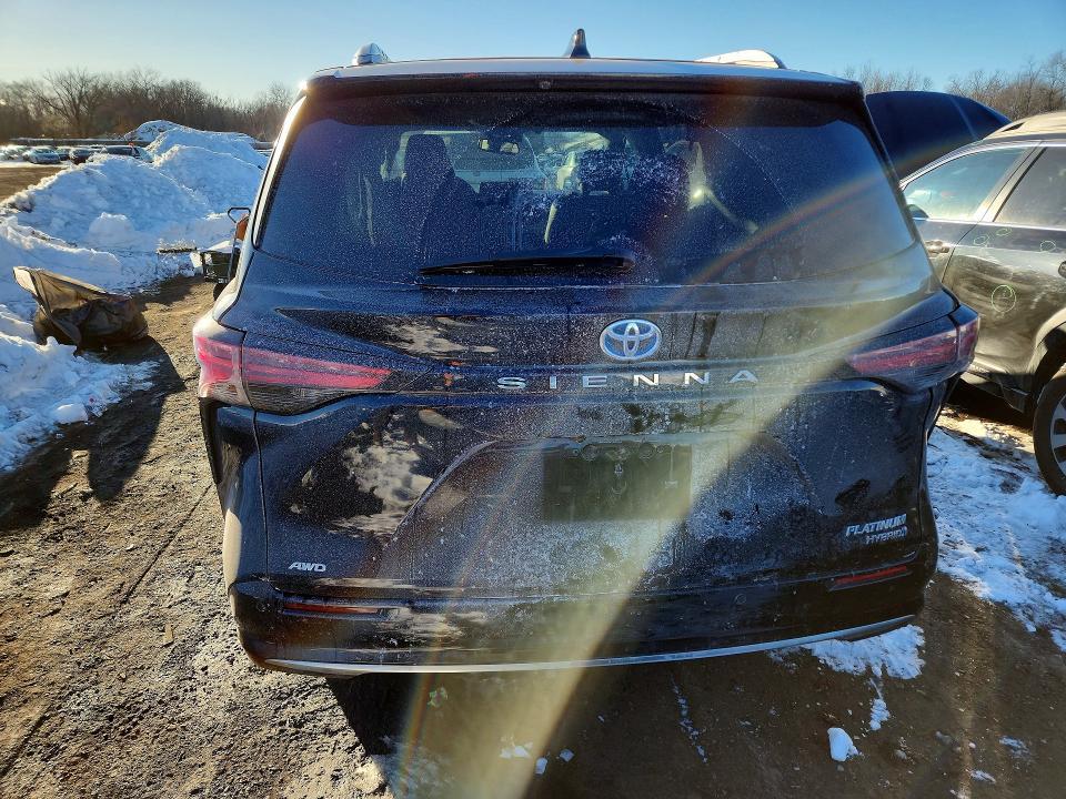 2023 Toyota Sienna Platinum 7-passenger