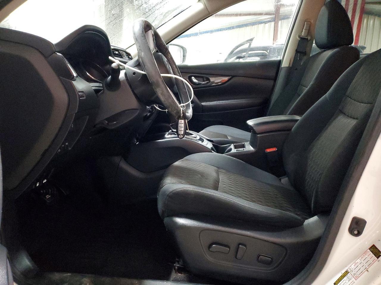 2017 Nissan Rogue sv