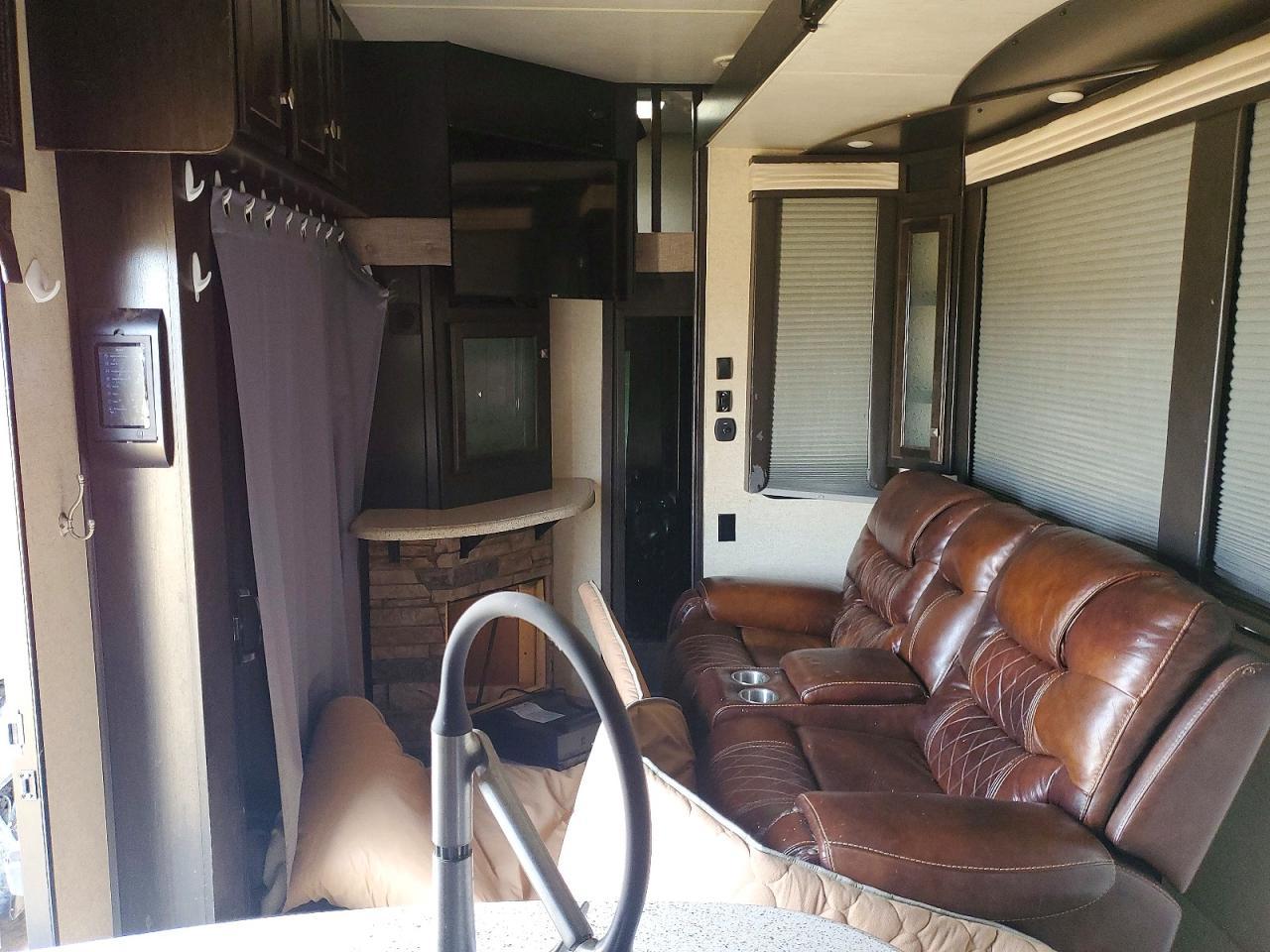 2016 Heartland Road Warrior RV