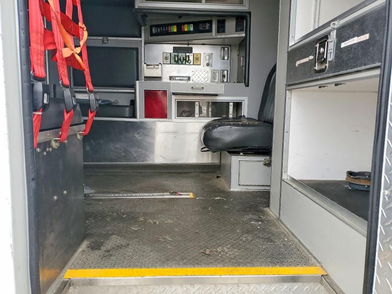 2017 Ford E350 Ambulance