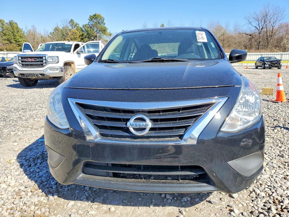 2019 Nissan Versa s