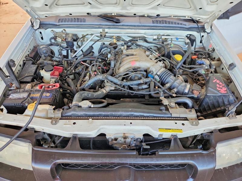 2000 Nissan Xterra Xe-v6