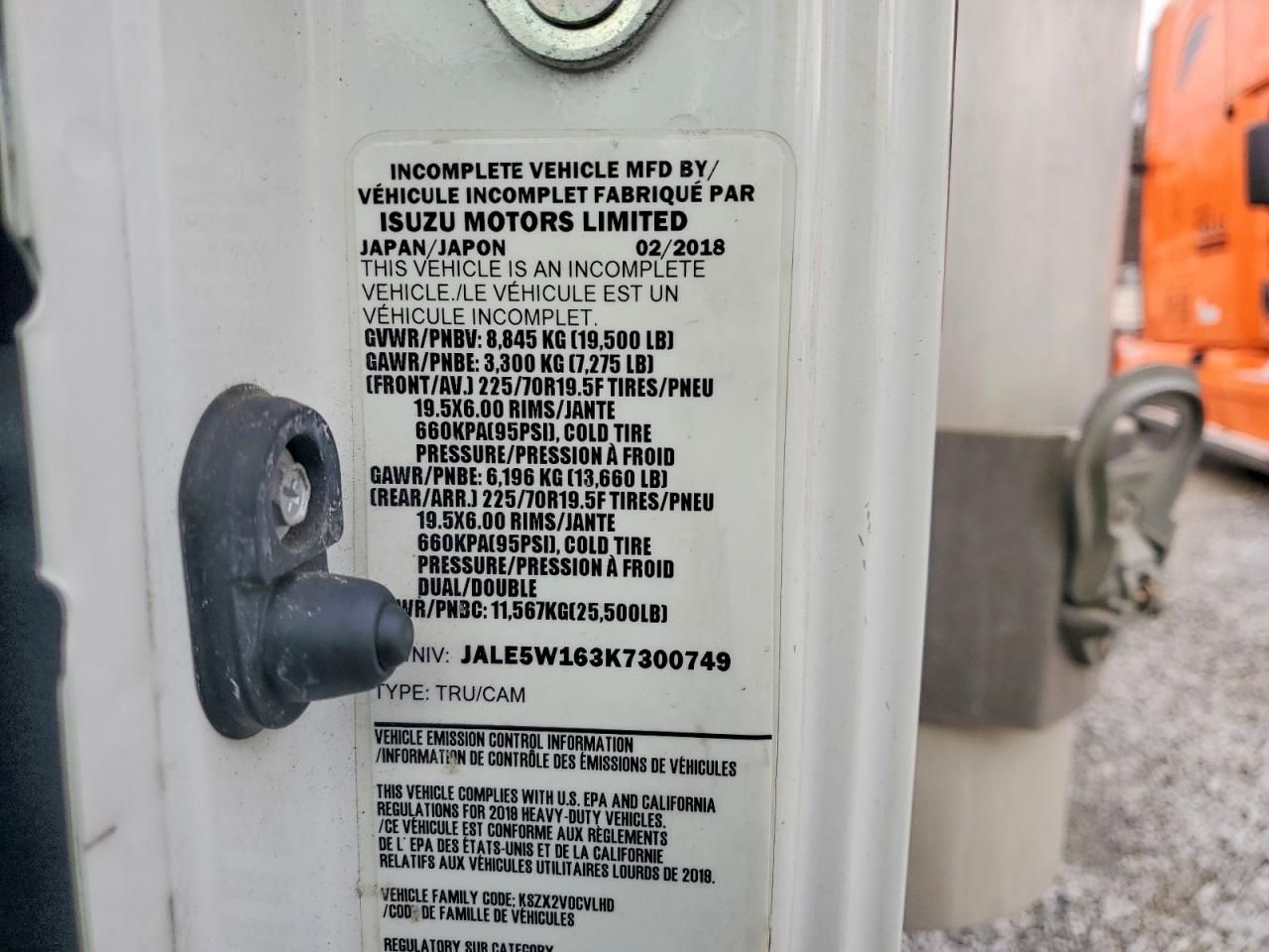 2019 Isuzu NRR Refrigerated BOX Truck