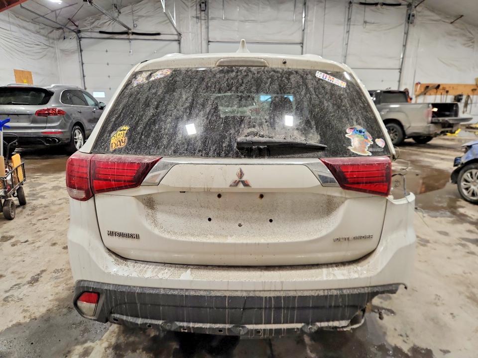 2017 Mitsubishi Outlander es