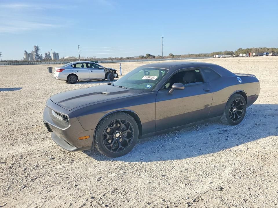 2014 Dodge Challenger sxt