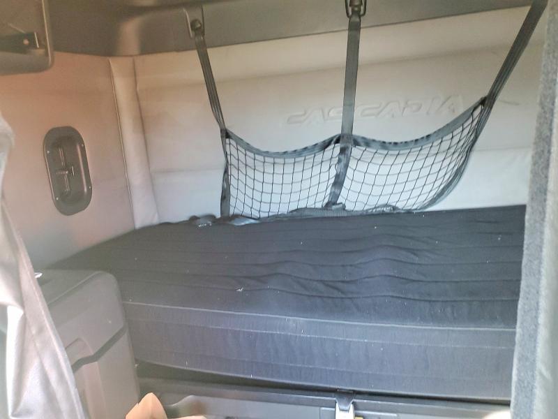 2020 Freigliner 2020 Freightliner Cascadia 1