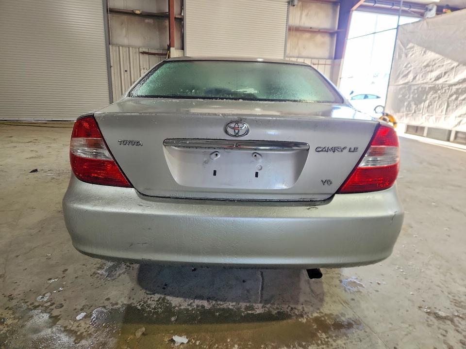 2004 Toyota Camry le V6