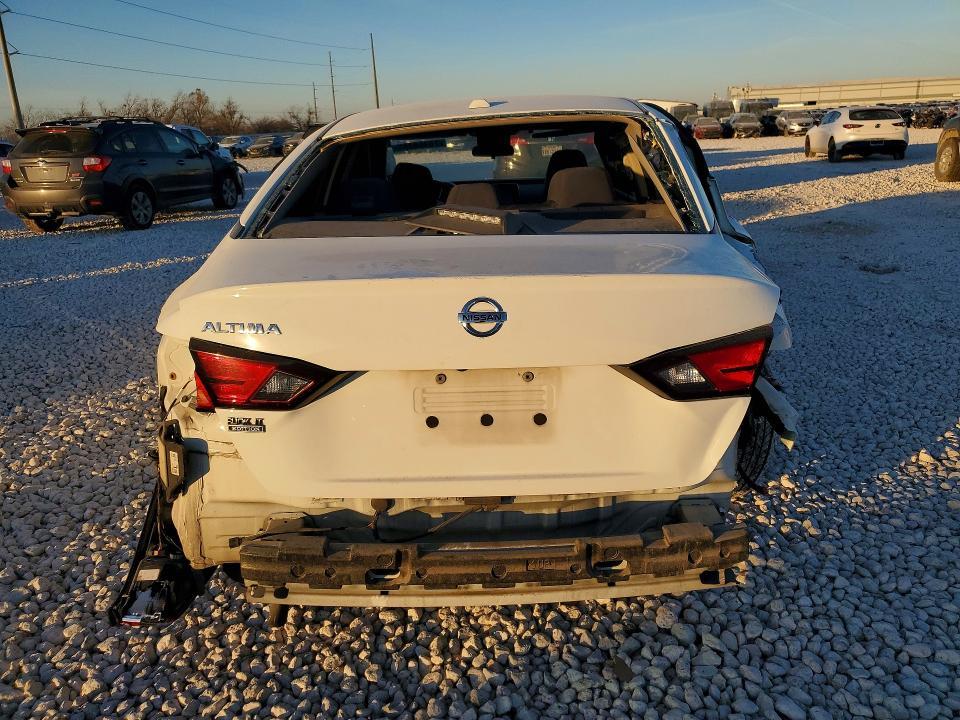 2020 Niss Altima s