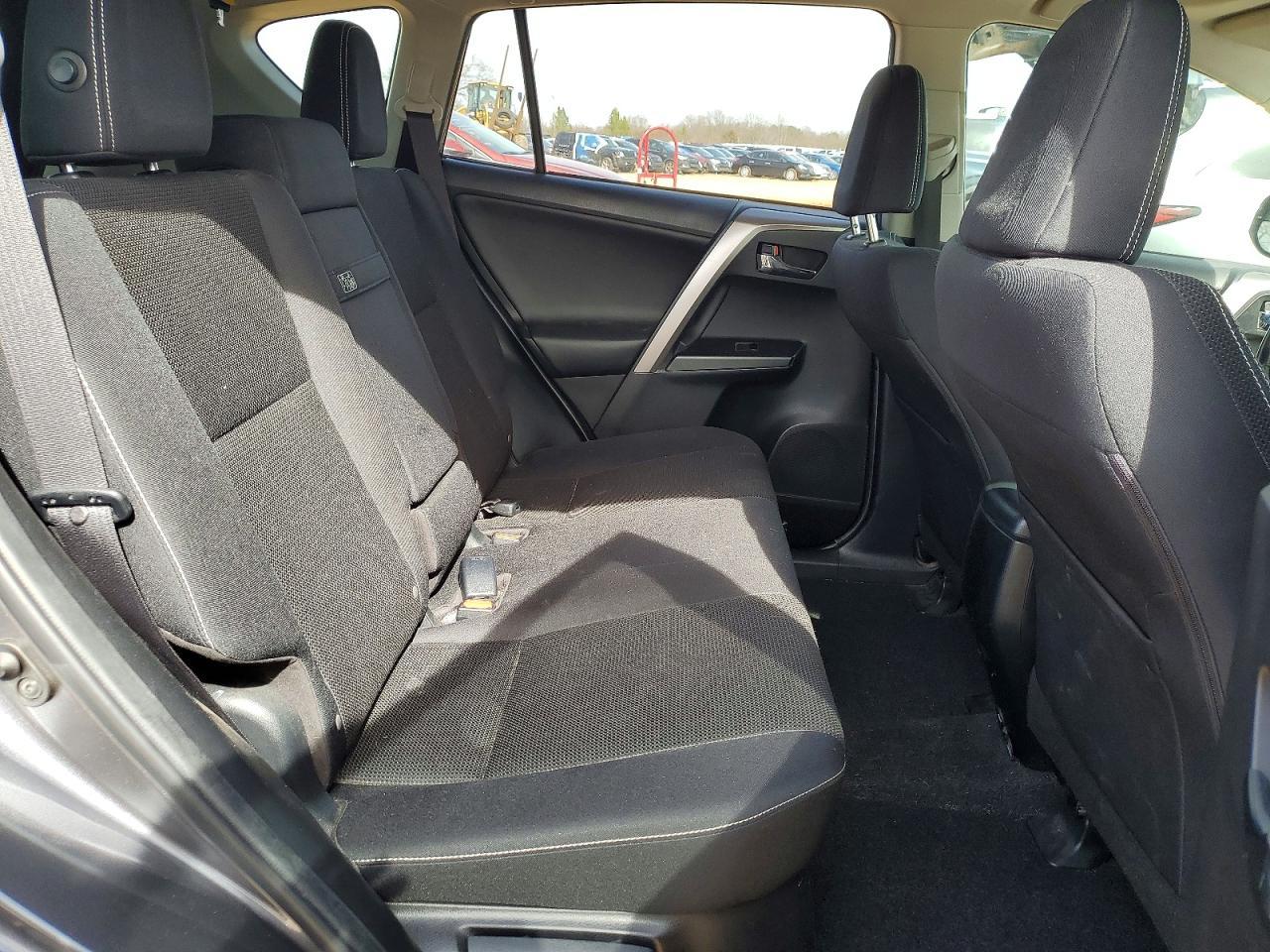 2016 Toyota Rav4 hv xle