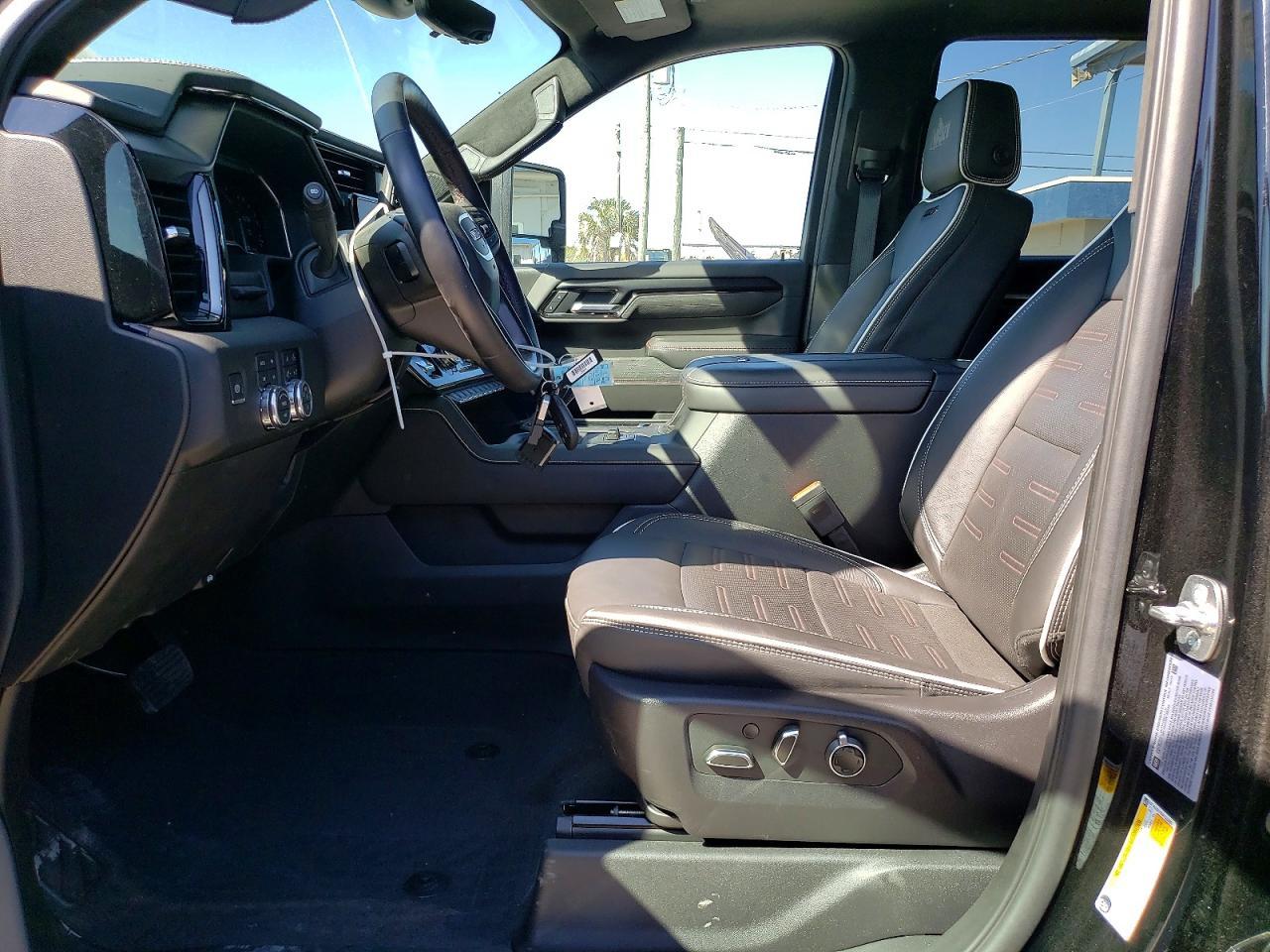 2025 GMC Sierra K2500 AT4X