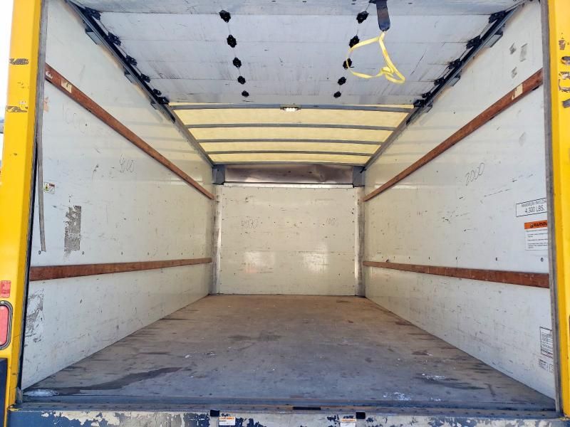 2021 GMC Savana Cut-box Truck