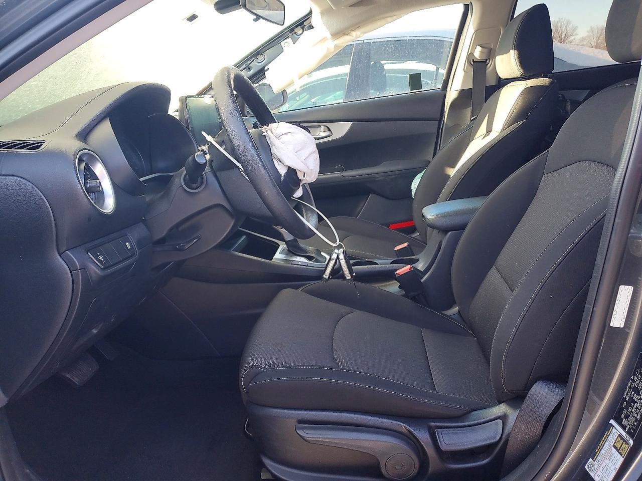 2023 KIA Forte lx