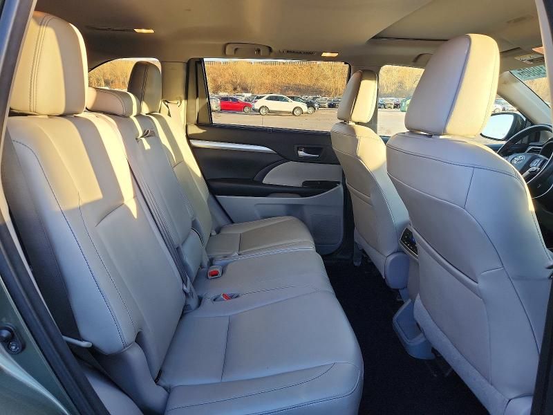 2017 Toyota Highlander se