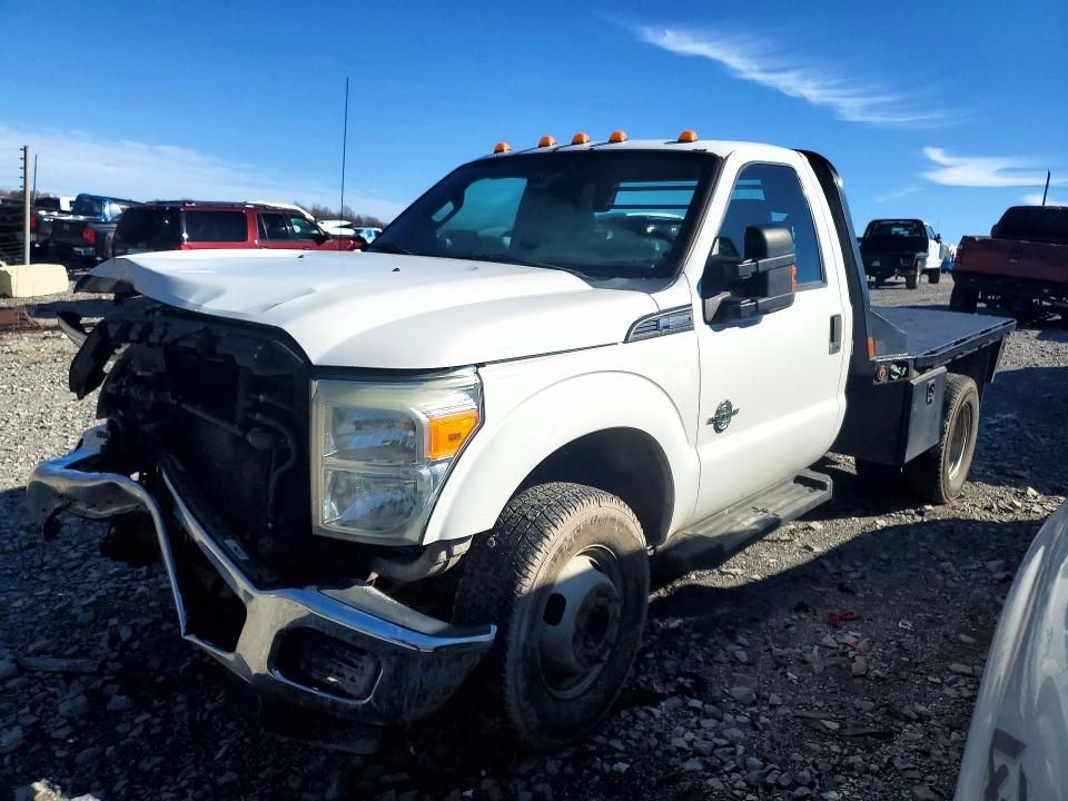 2016 Ford F350 Super Duty Flatbed Truck