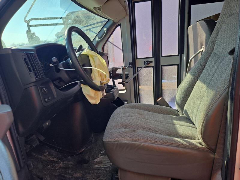 2007 GMC Savana CUT Shuttle Bus
