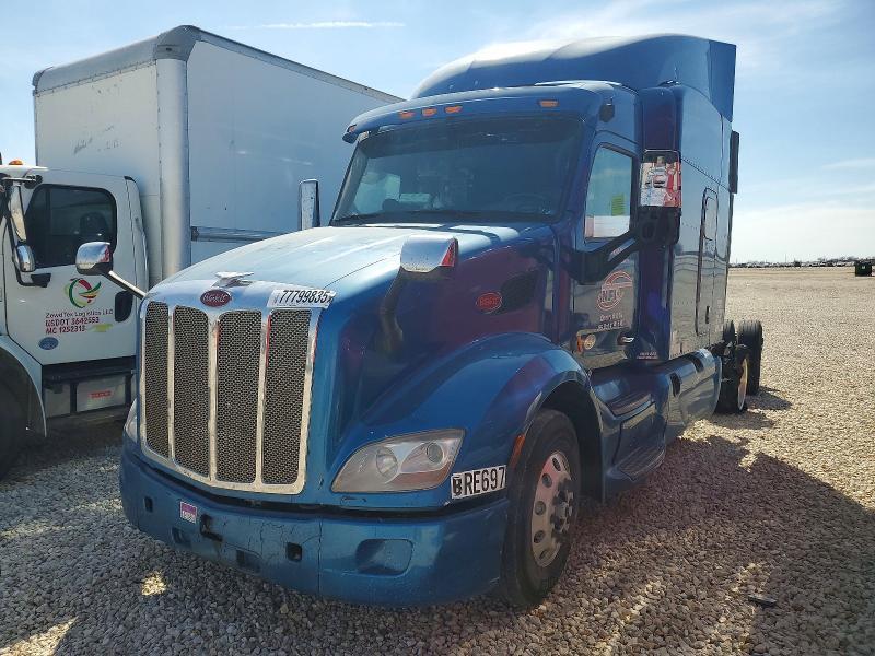 2016 Peterbilt Tractor 579-Semi Truck