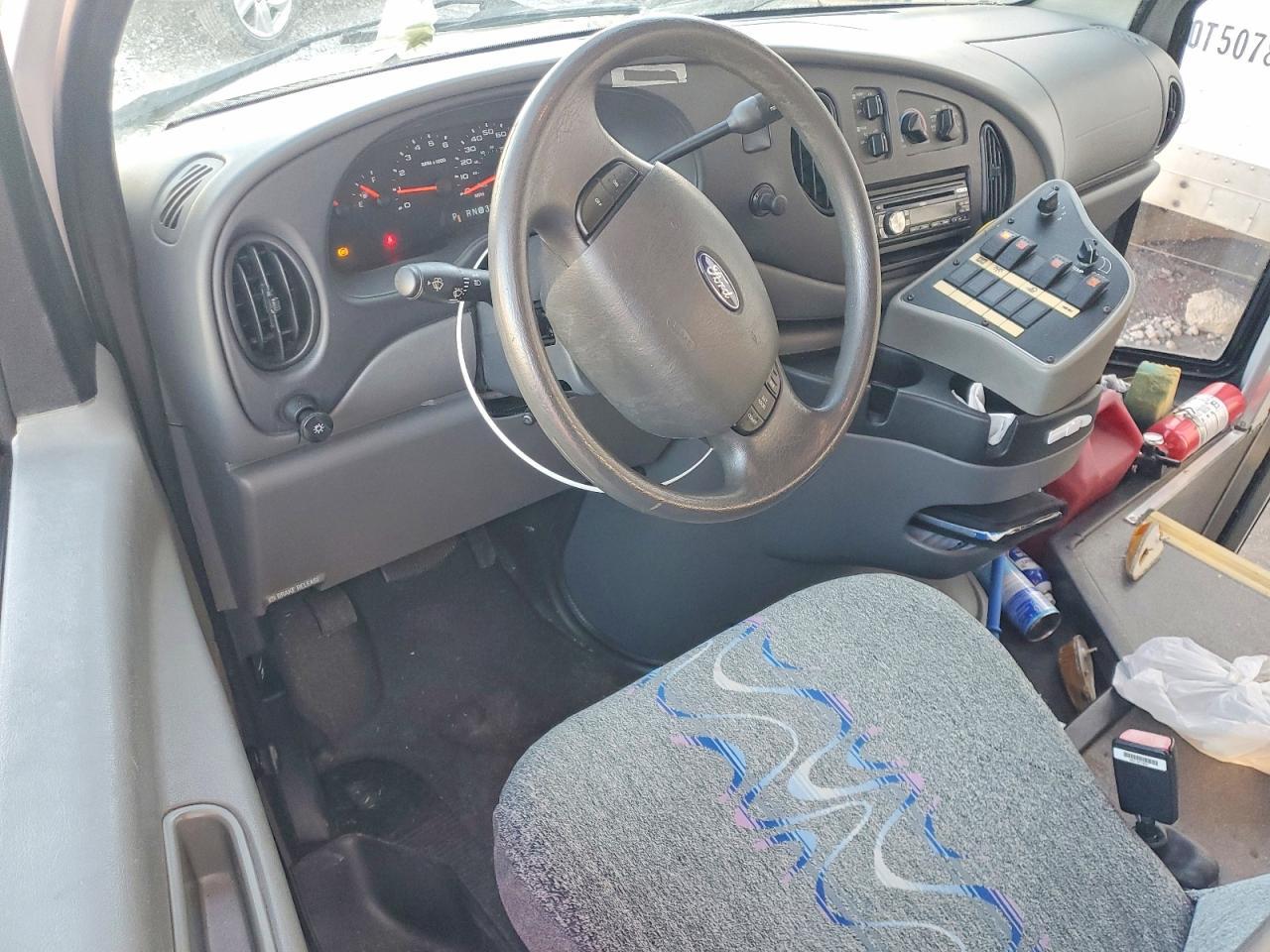 2006 Ford E450 Shuttle bus