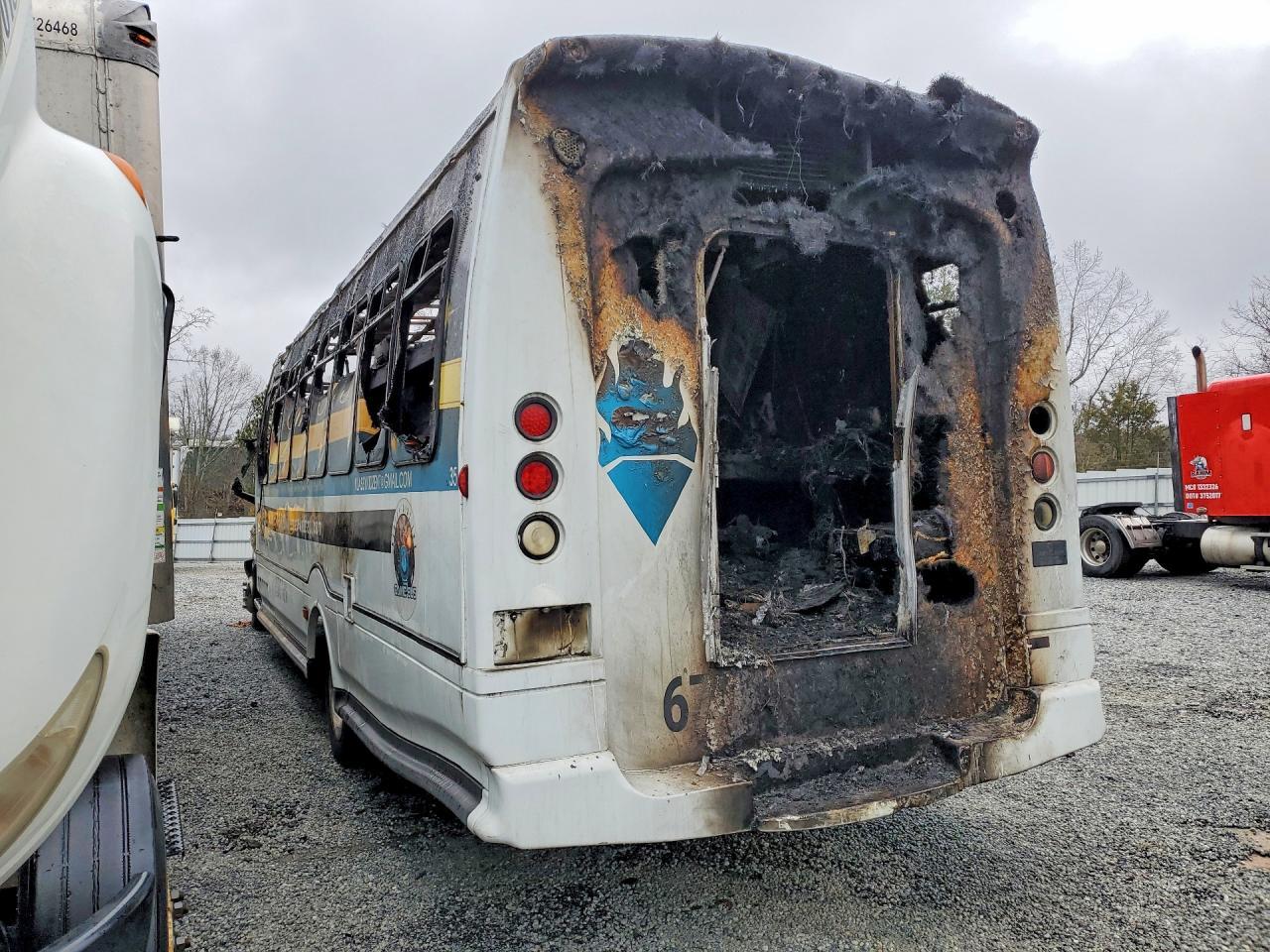 2009 Chevrolet C5500 Shuttle Bus