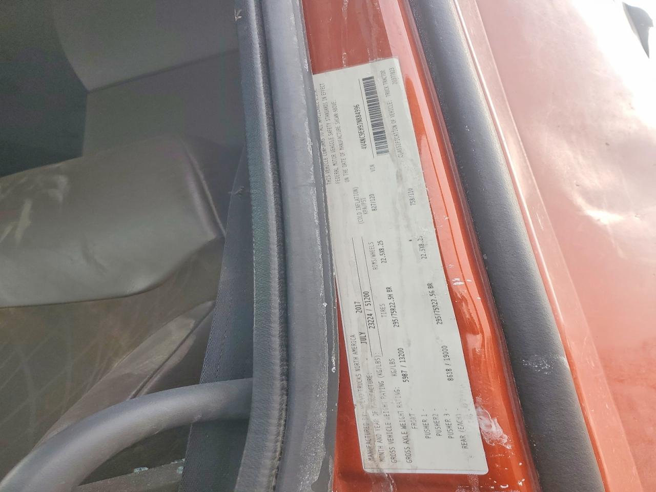 2018 Volvo VNL Semi Truck