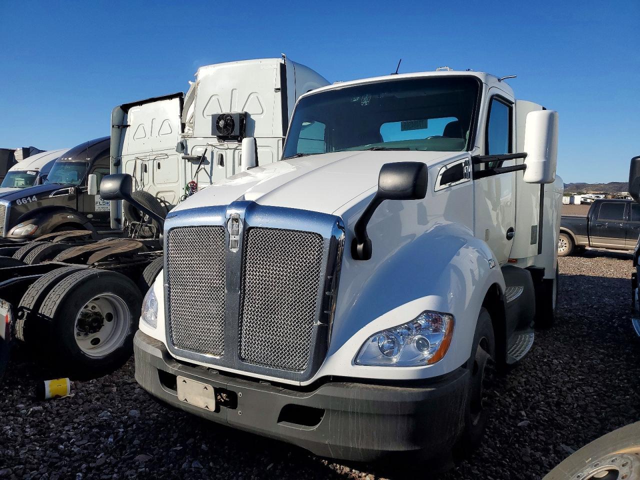 2019 Kenworth T680 Semi Truck