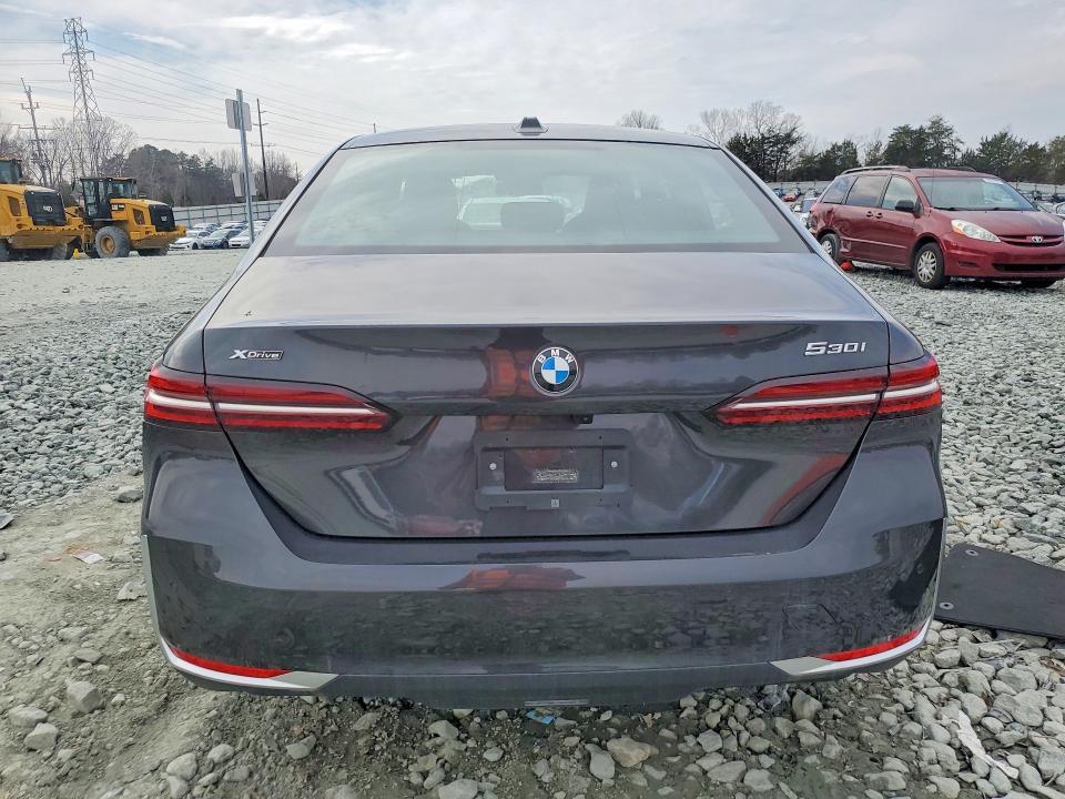 2024 BMW 530 xi