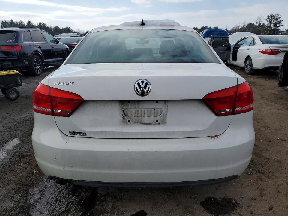 2013 Volkswagen Passat s