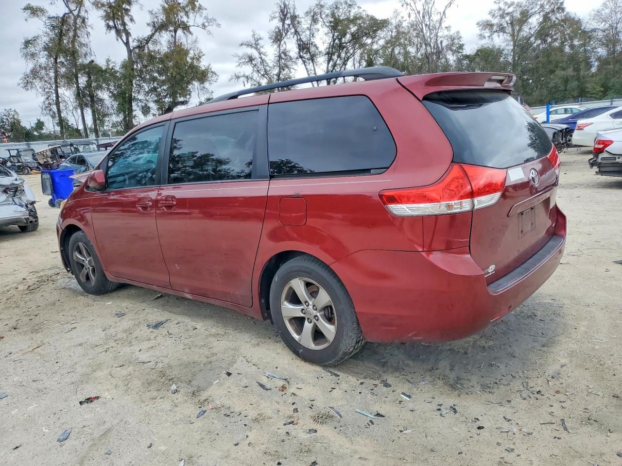 2013 Toyota Sienna le