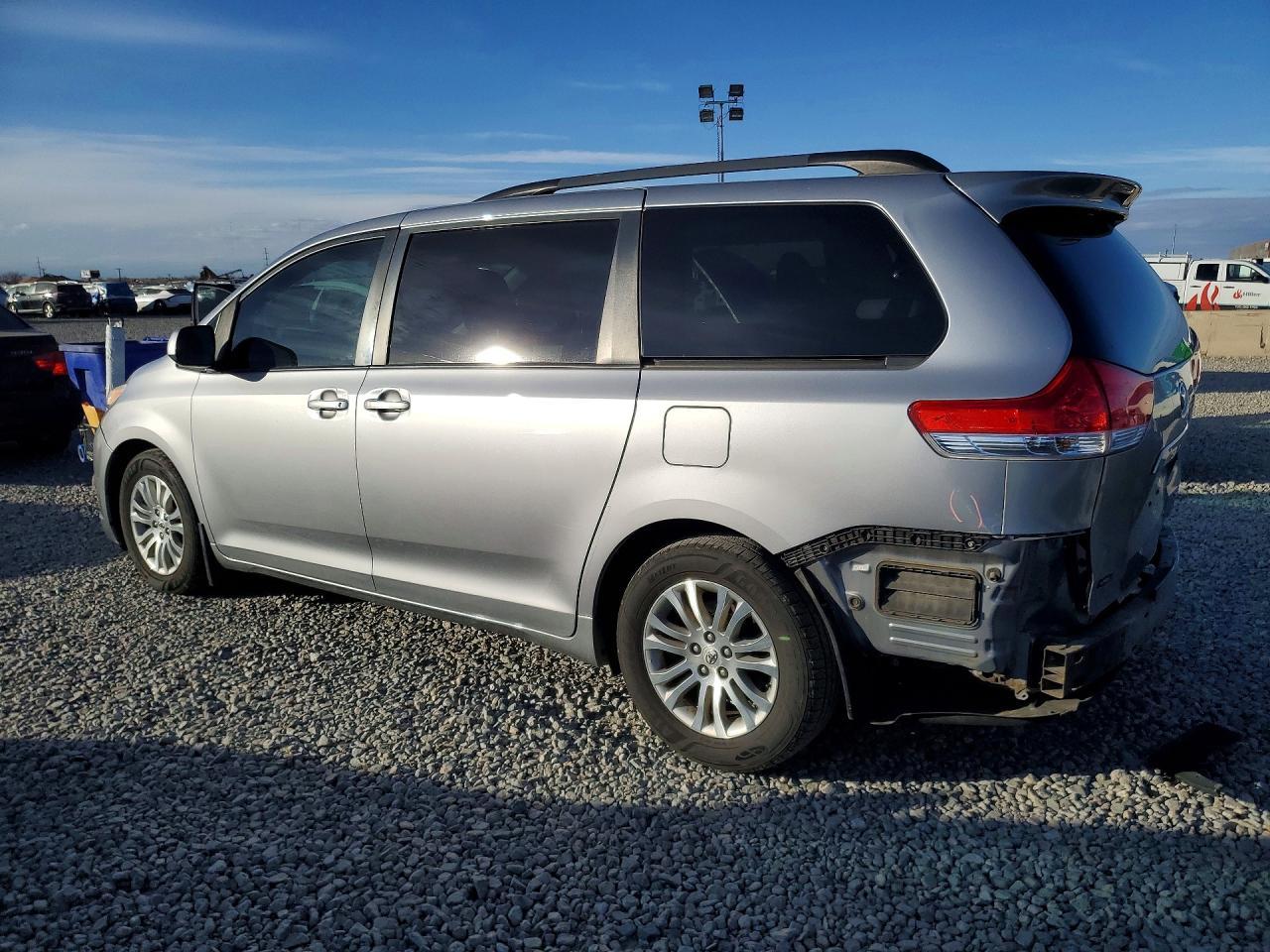 2011 Toyota Sienna xle