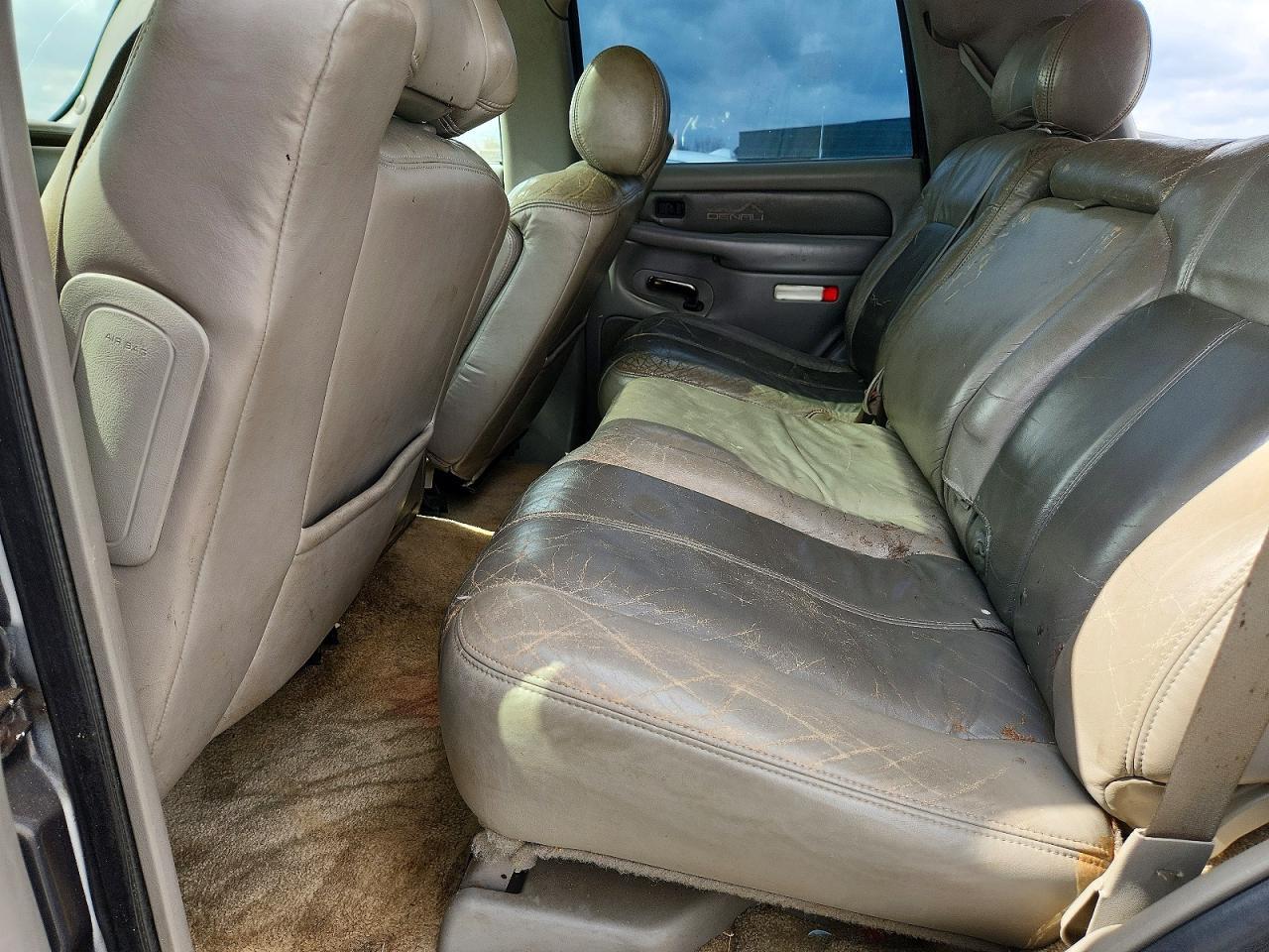 2001 GMC Denali