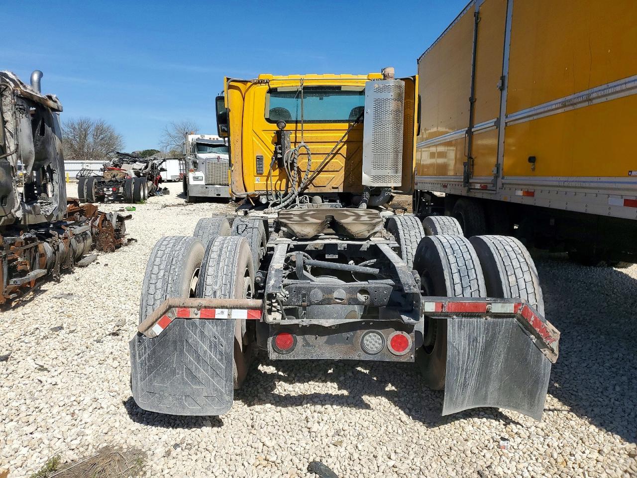 2011 International Prostar Premium Semi Truck