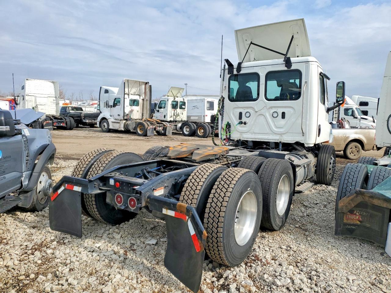 2025 Freigliner 2025 Freightliner Cascadia 116 Semi Truck
