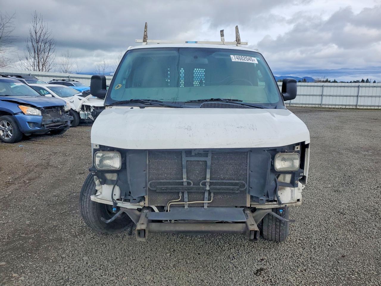 2017 GMC Savana G2500 Utility / Service Van