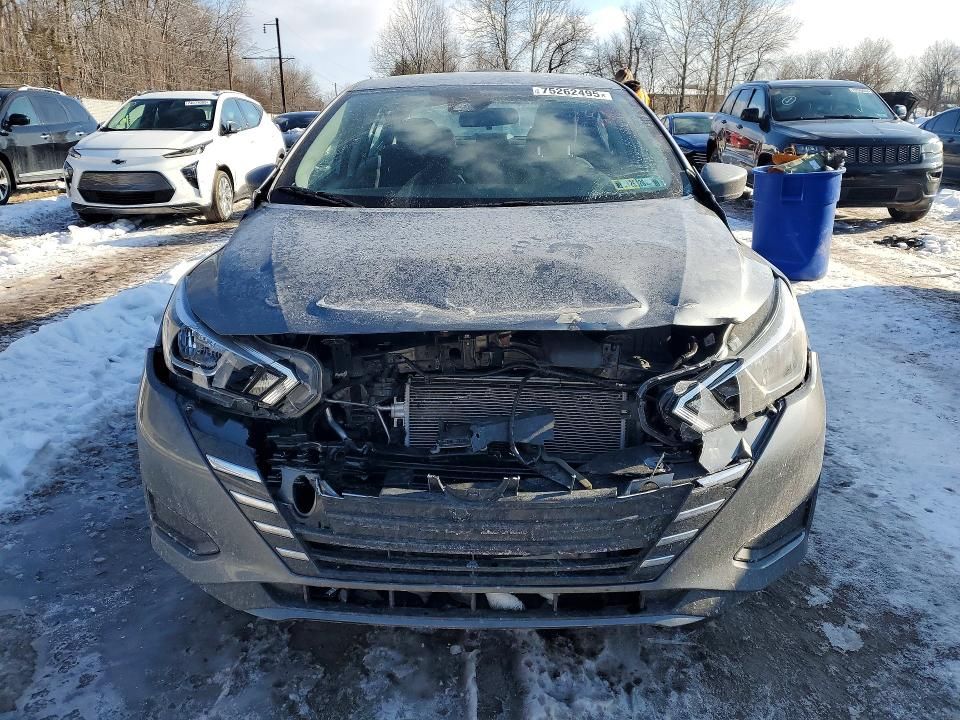 2024 Nissan Versa sv