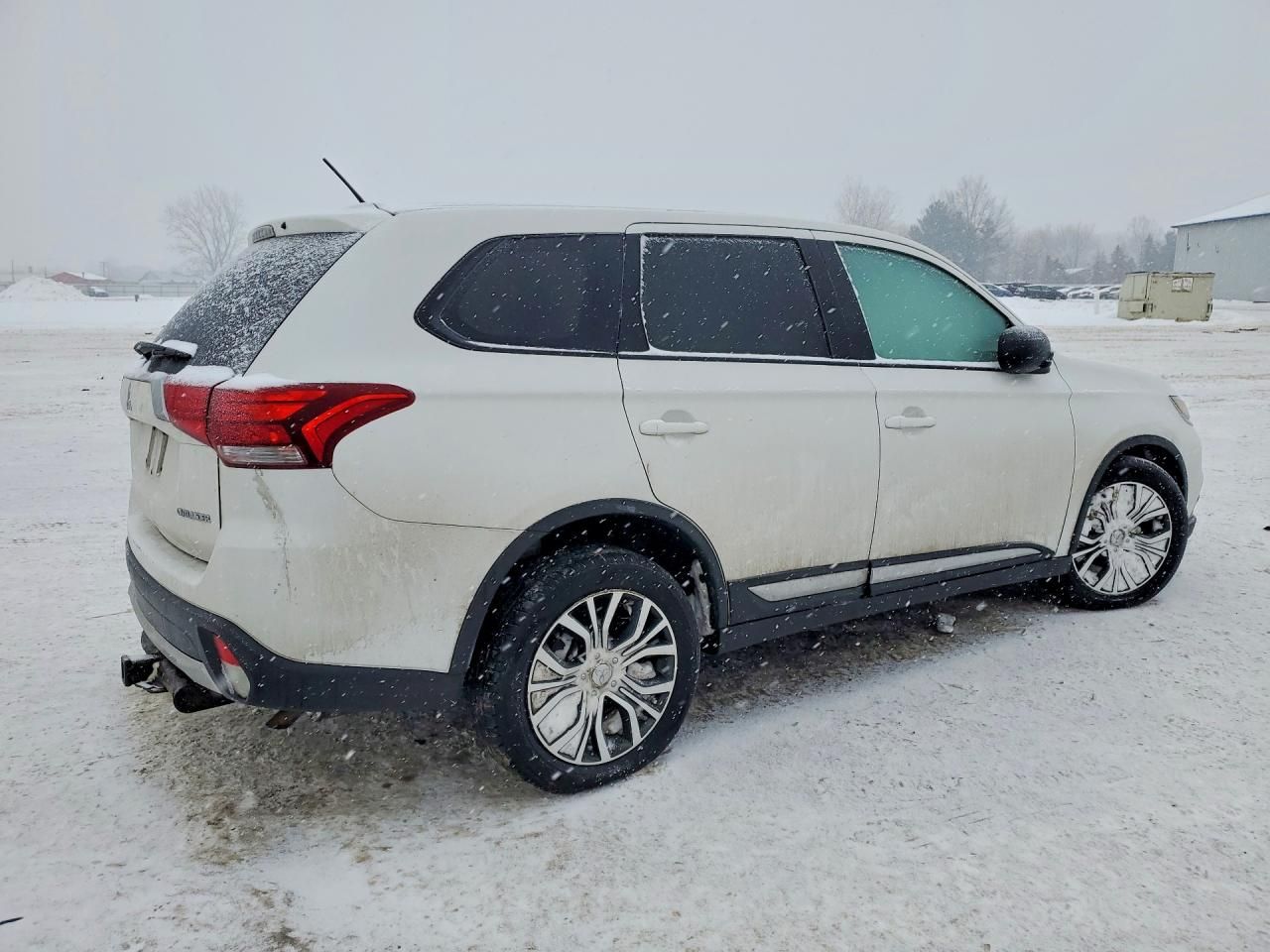 2016 Mitsubishi Outlander es