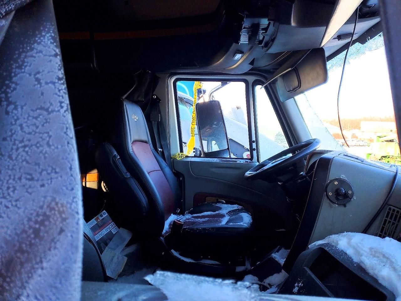 2016 International LF687 Semi Truck