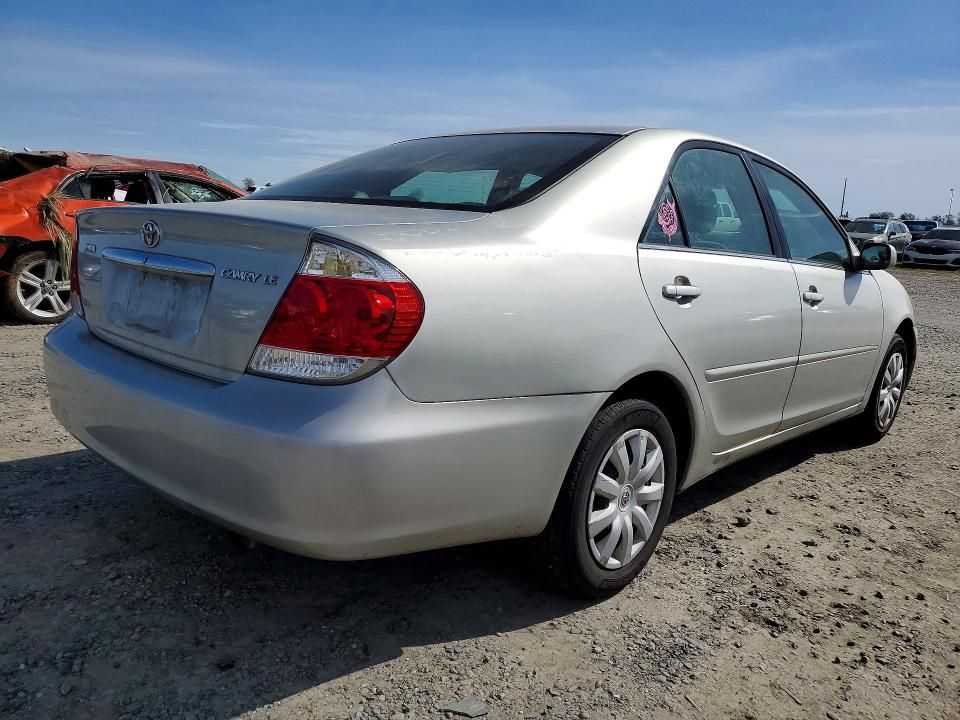 2005 Toyota Camry le
