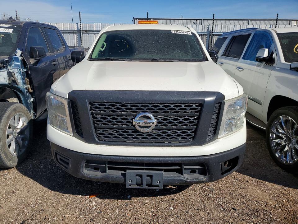 2018 Nissan Titan s