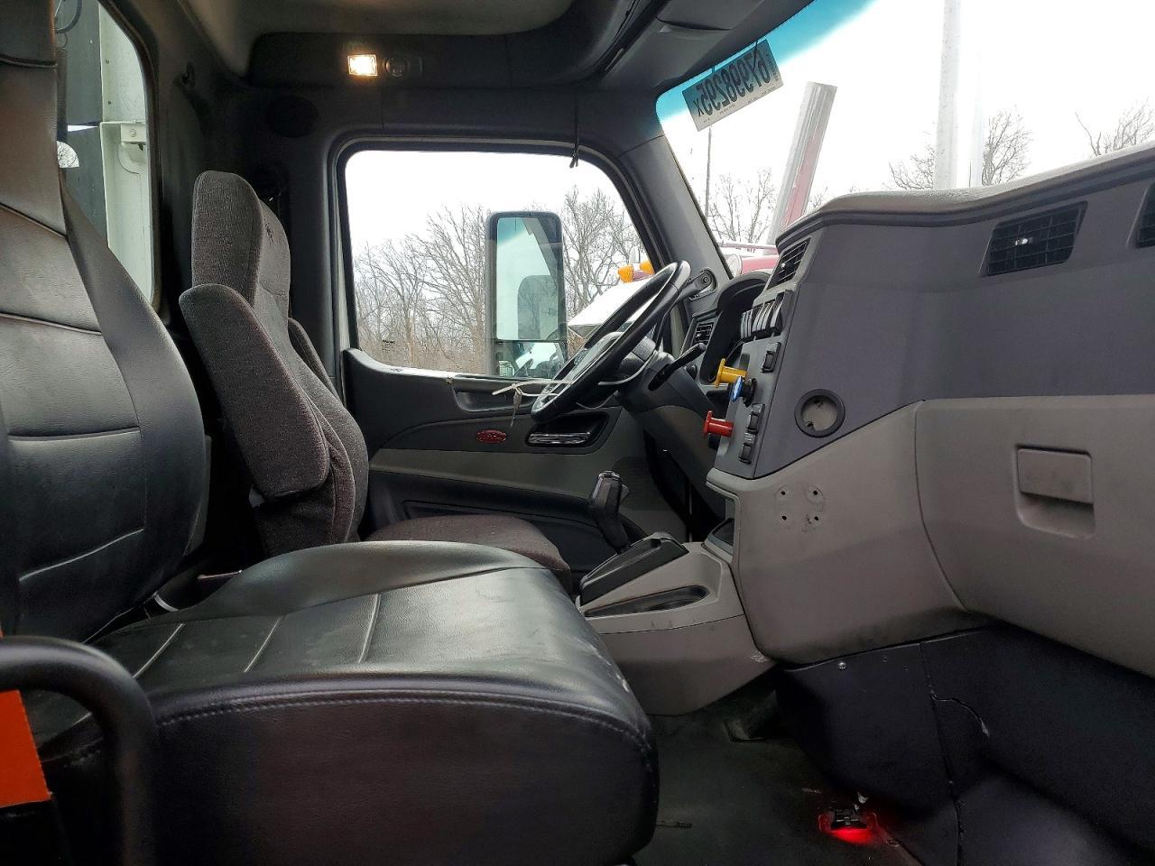 2016 Peterbilt Tractor 2016 Peterbilt 579 Semi Truck