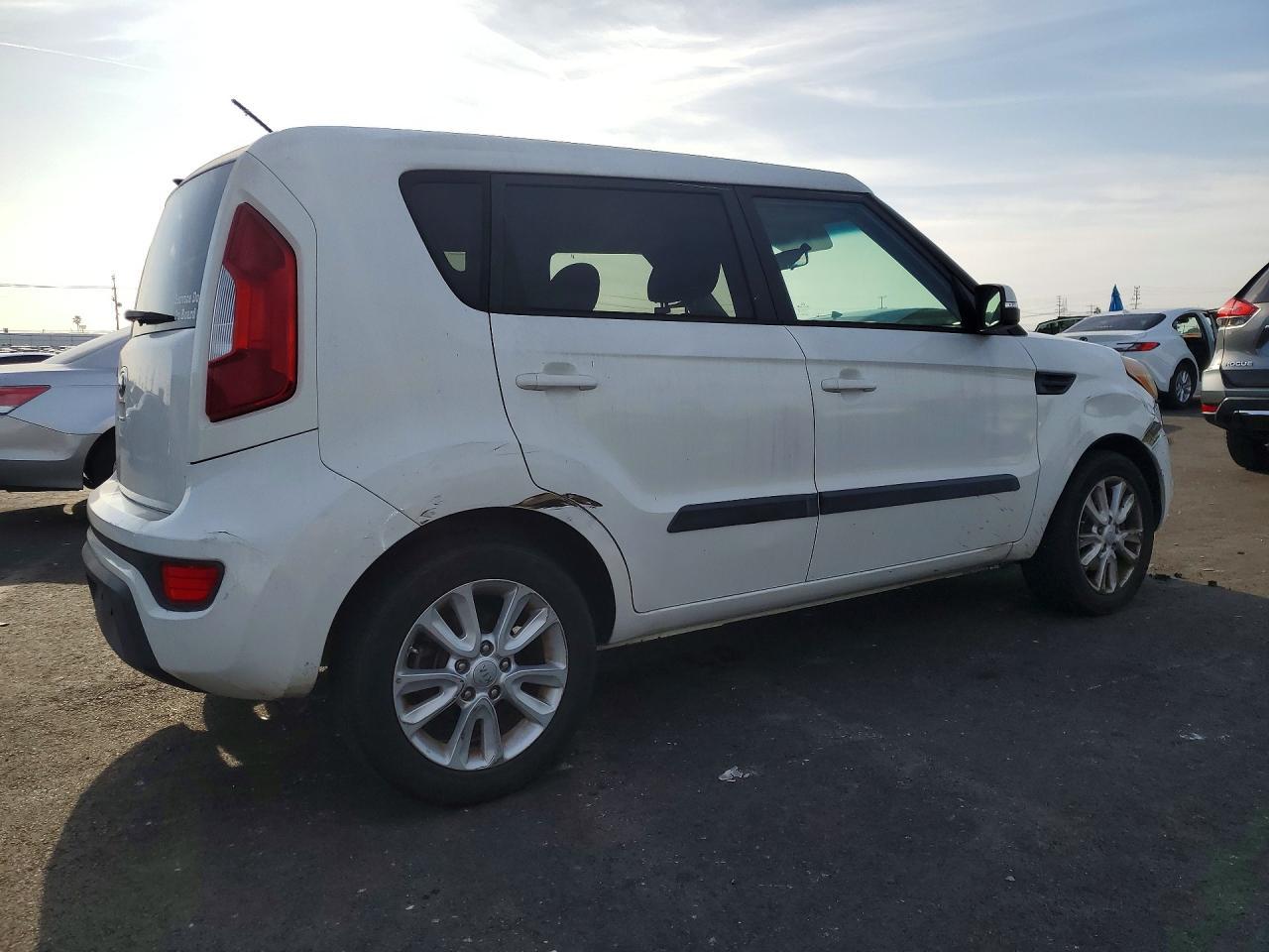2013 KIA Soul +