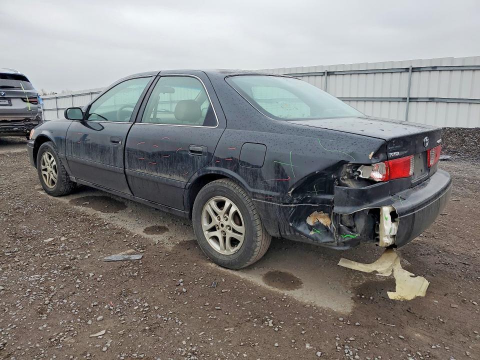 2000 Toyota Camry le